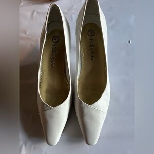 Bella Vita Women's Cream Heels
